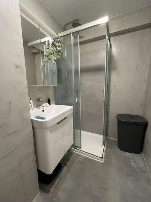 Charmoso Apartamento Na Herdade Da Aroeira Aroeira  Luaran gambar